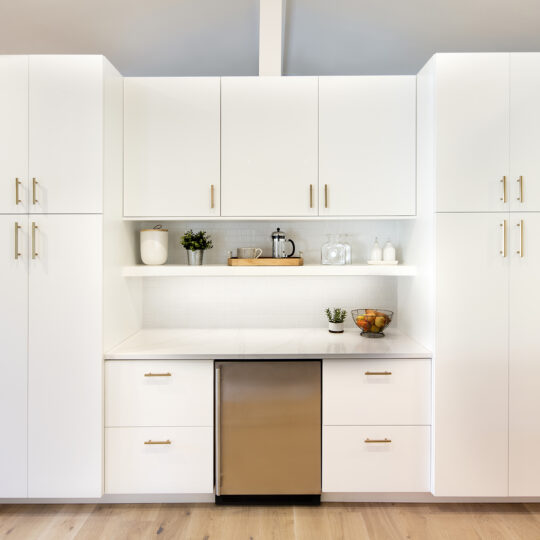 kitchen-cabinets-white-gold